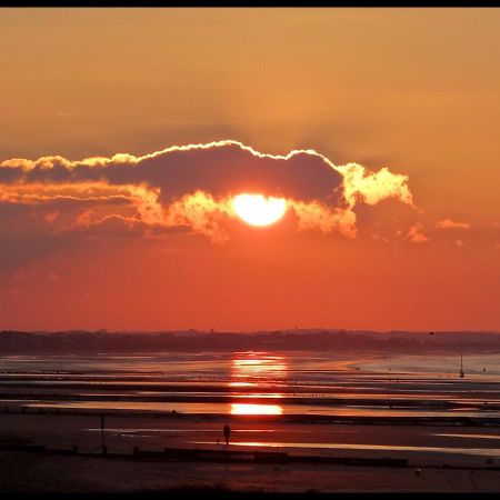 La Fleur Marine Classé 3 étoiles - Accès direct mer Cabourg Extérieur photo